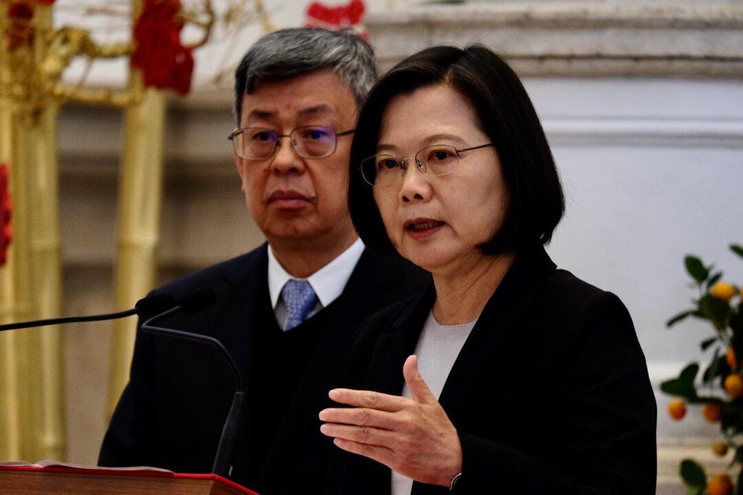 Taiwan Says More Stimulus Funds Available as Central Bank Sees Prolonged Virus Impact
