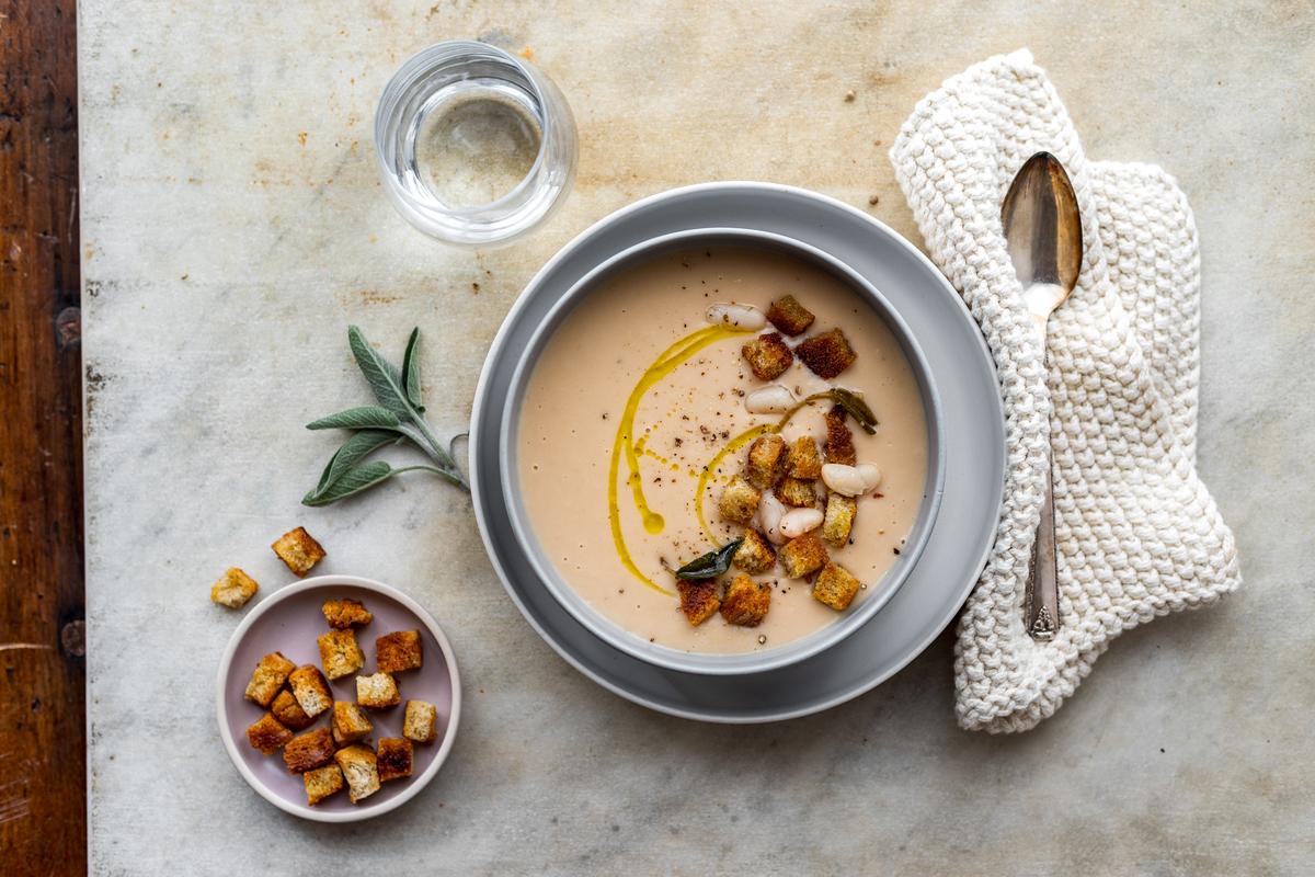 Passato di Fagioli (Puréed Bean Soup)