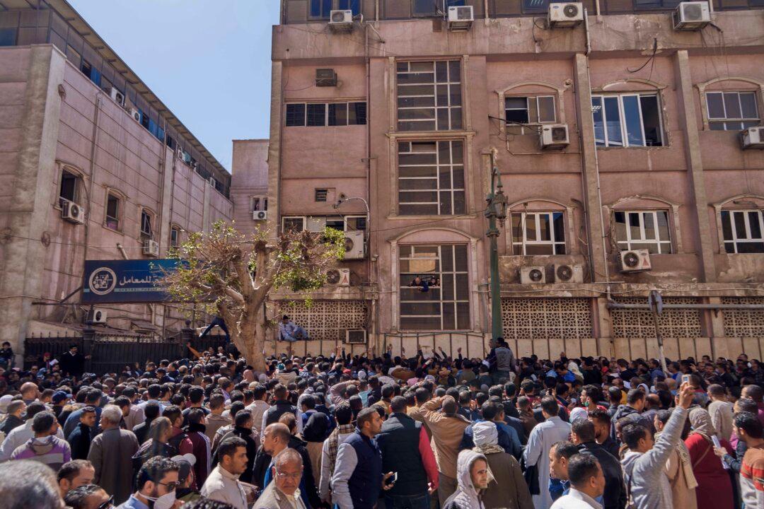 Iran Asks for Billions in Loans as Virus Death Toll Climbs