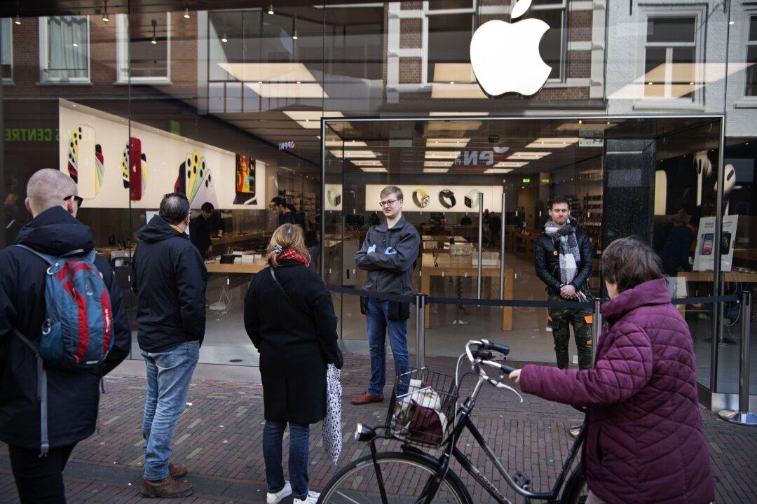 Apple Closing All Stores Outside China for 2 Weeks