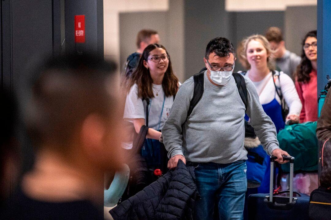 US Coronavirus Travel Ban Expands to Include UK and Ireland