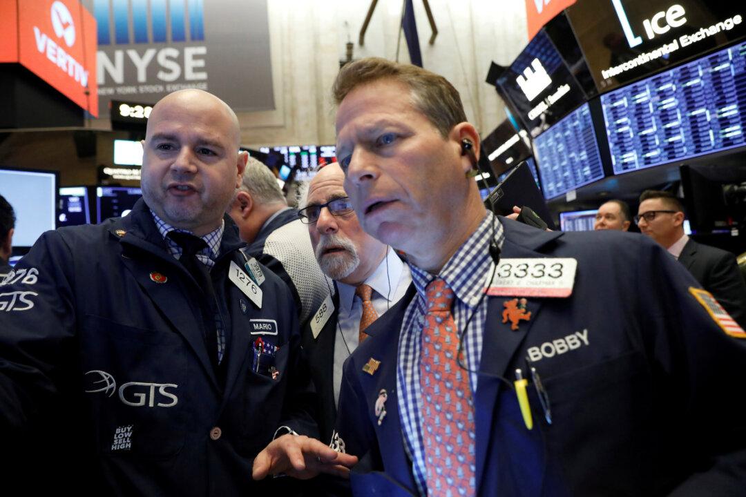 Your Money: How Retirement Savers Can Glide Through Market Turmoil