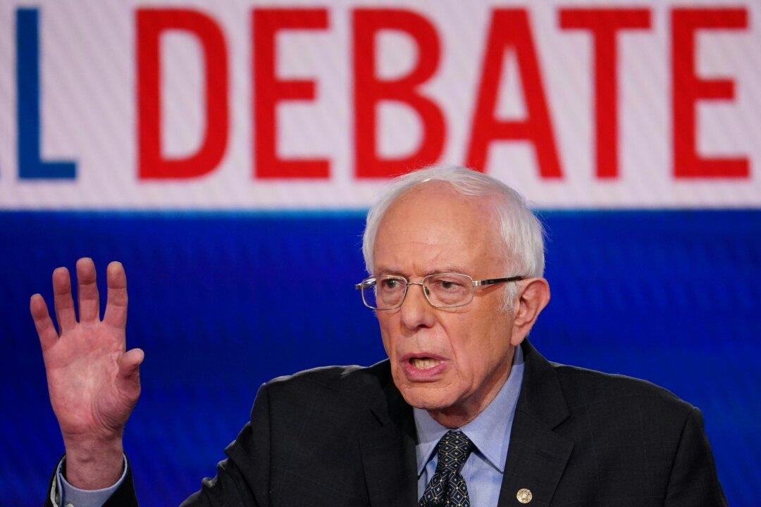 Sanders Fails to Inspire in Debate With Biden