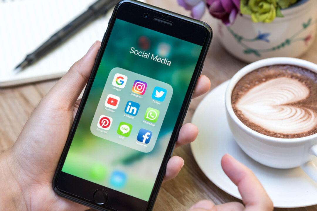 6 Things You Should Keep to Yourself Instead of Sharing on Social Media, Here’s Why
