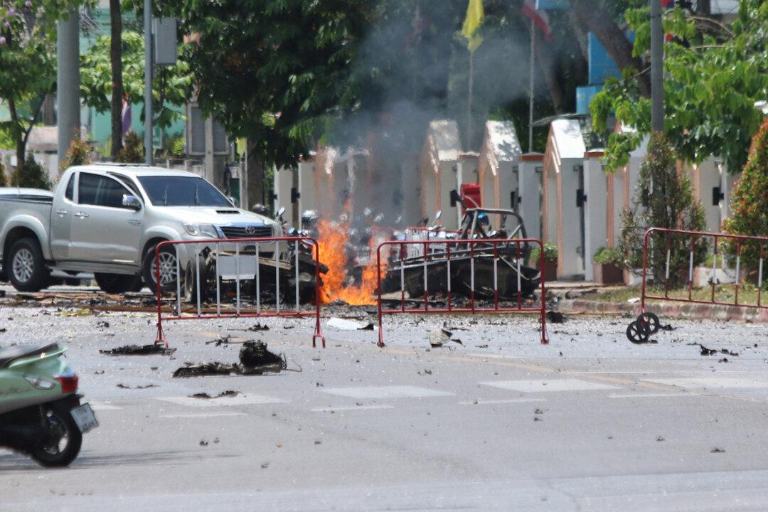 2 Bombs Explode Outside Thai Government Office, Wounding 18