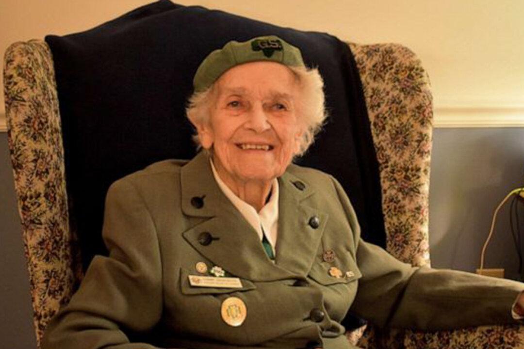 This 98-Year-Old Girl Scout Has Been Selling Cookies ‘Non-Stop’ Since 1932