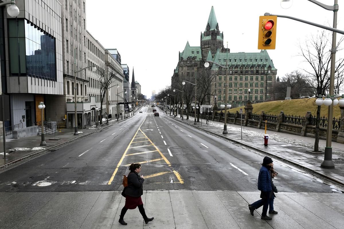 One Person in Custody After Vehicle Rams Front Gates of Parliament Hill