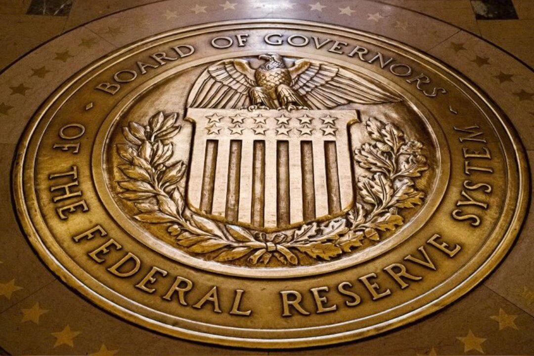 Federal Reserve Now Central Bank to the World