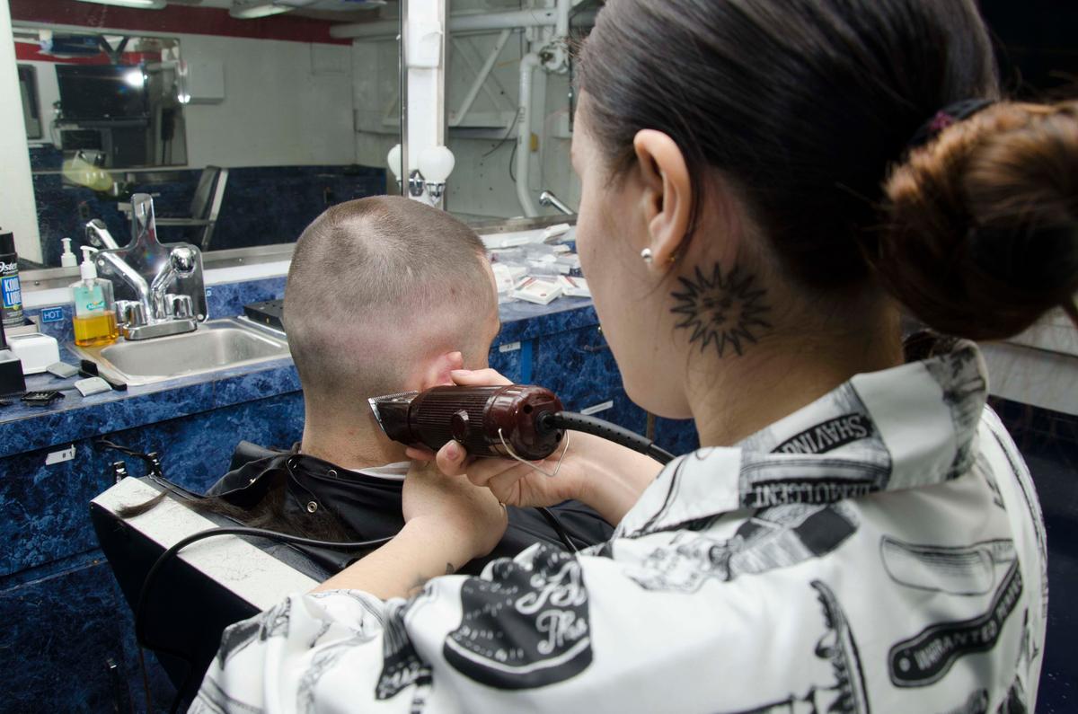 US Navy Relaxes Haircut Regulation to Battle CCP Virus