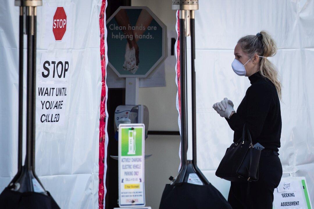 BC Government Brings Back Mask Mandate in Health Care Settings