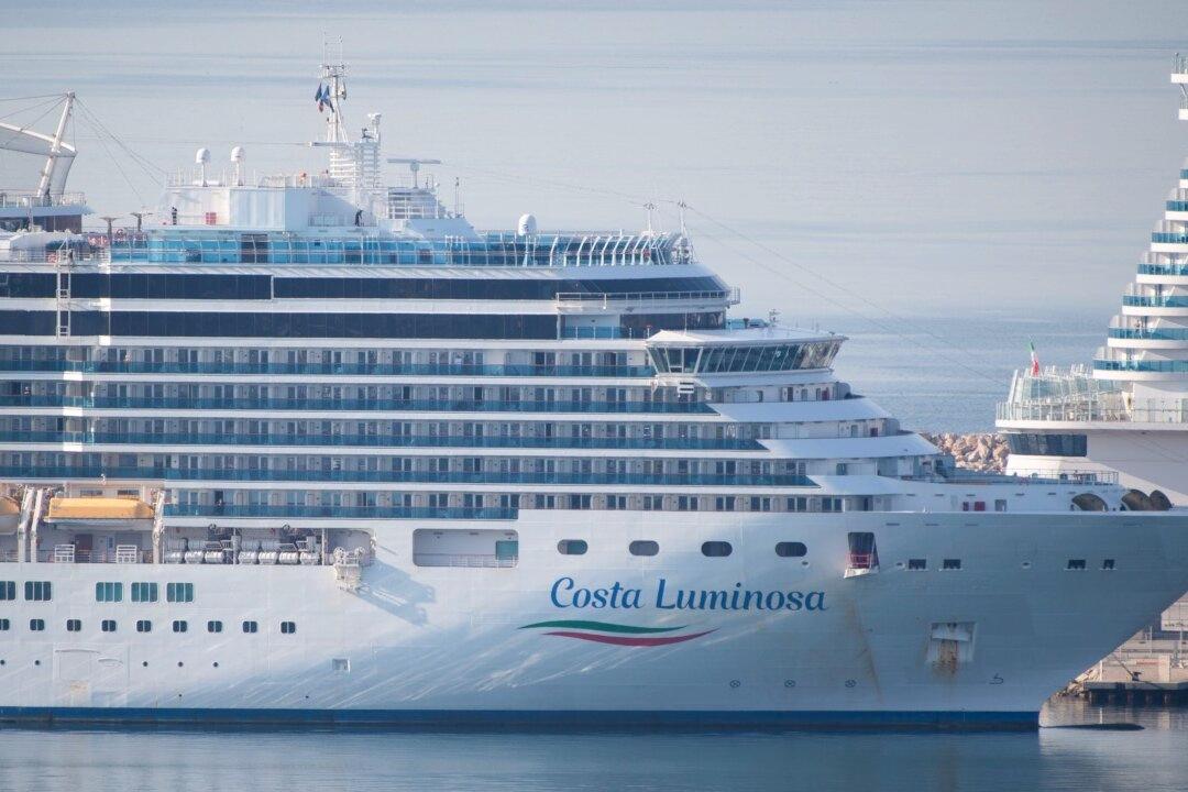 Quarantined Cruise Passengers Arrive From France in Atlanta