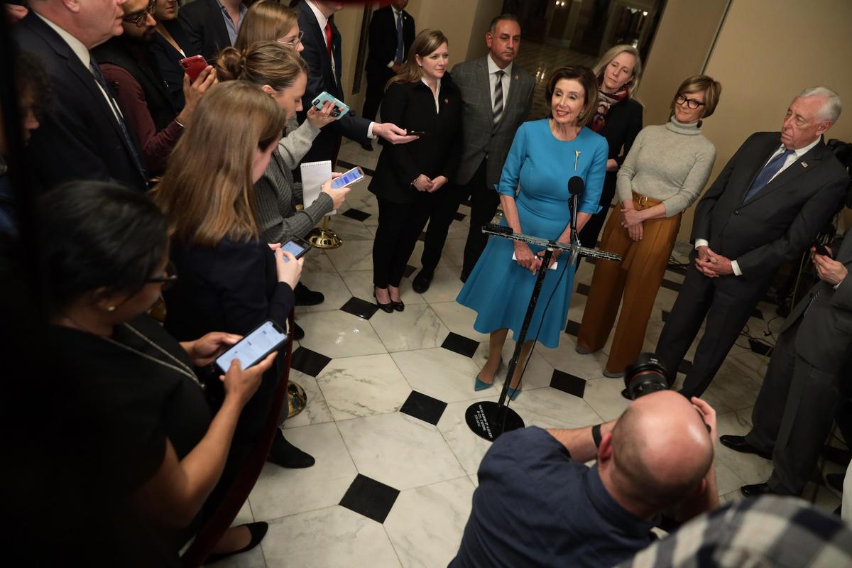 Pelosi Call With Meadows Yields No Breakthrough on Stimulus Package