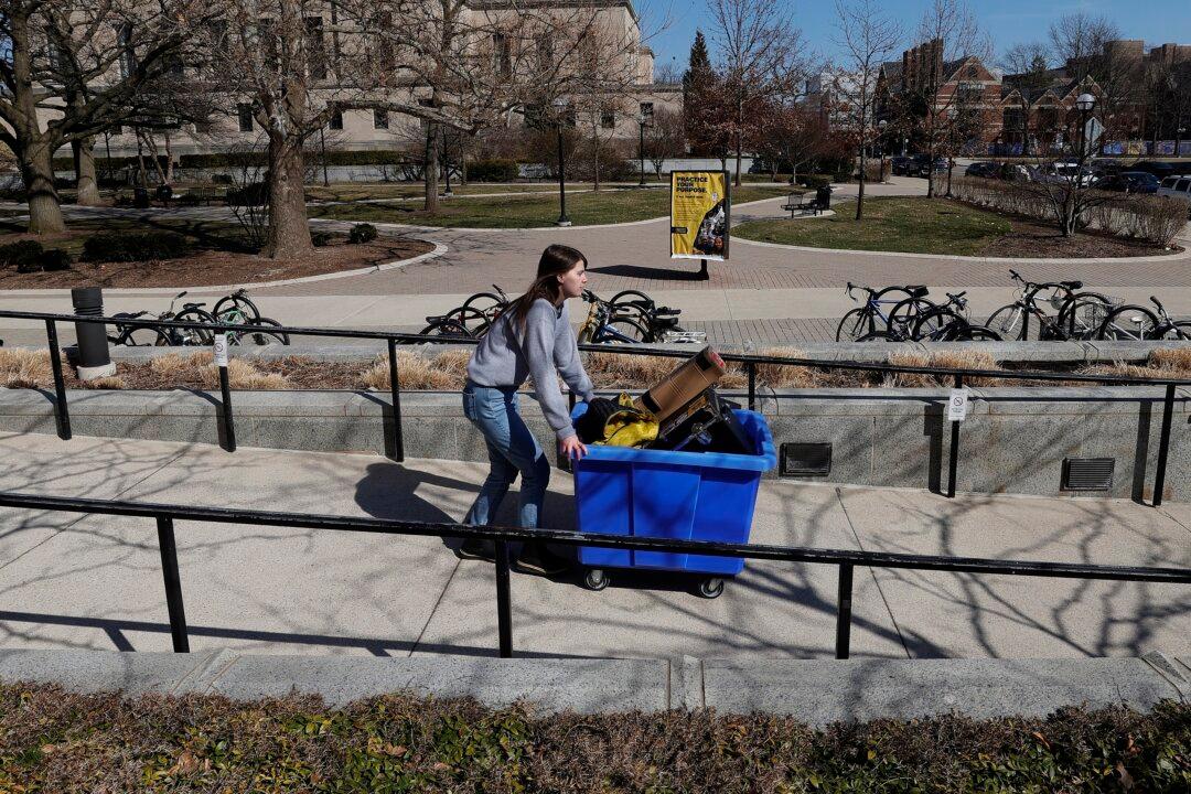 Michigan Mandates People Stay at Home Amid CCP Virus Pandemic