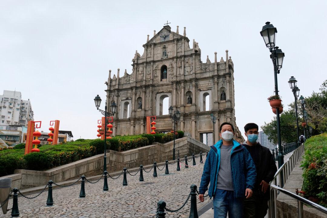Macau Sets New Coronavirus Curbs for China, Hong Kong Visitors