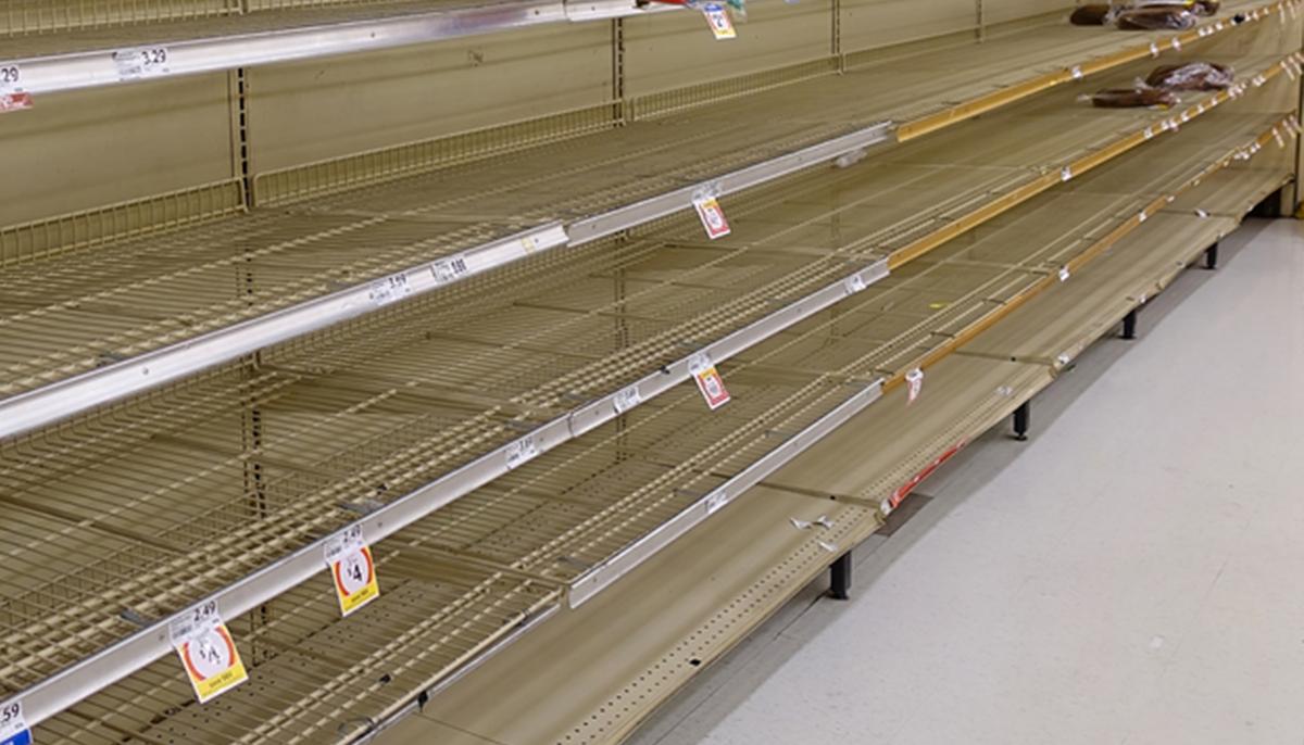 Photo of Senior Lady Unable to Buy Food in Grocery Store Due to Panic Buying Goes Viral, Sparks Debate