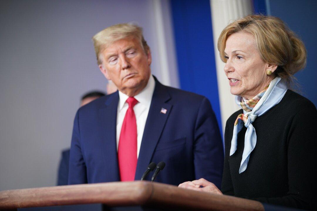 White House Official: Americans Should Avoid Grocery Shopping for 2 Weeks
