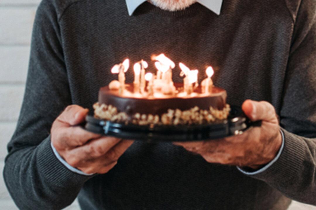 Man Cancels 101st Birthday Party Due to CCP Virus, Asks for 101,000 Likes Instead