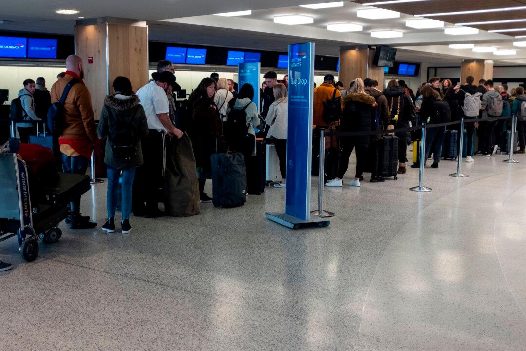 White House Officials Reiterate Call for People Leaving New York to Self-Isolate for 2 Weeks