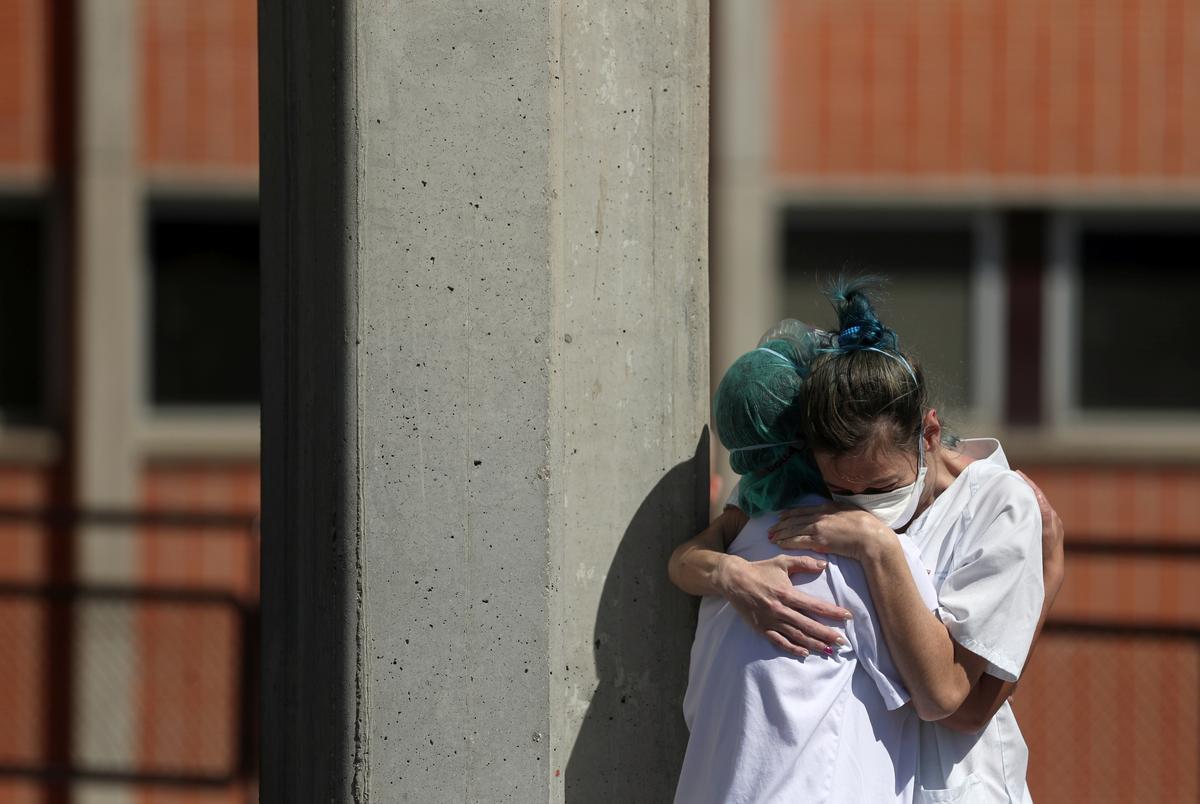 Largest Single-Day Jump in CCP Virus Deaths in Spain as Number of Cured Nears 10,000