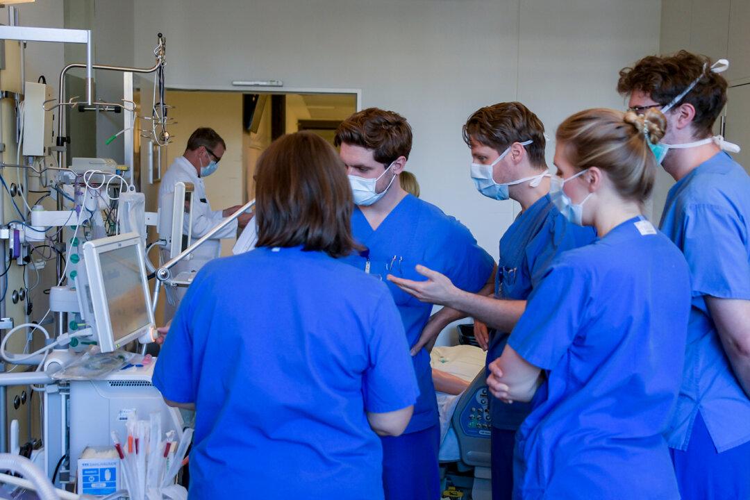 Doctor Rigs Up 1 Ventilator for 9 Patients From DIY Video on YouTube to Treat CCP Virus Patients