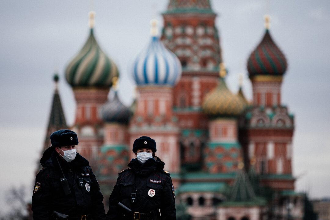 Russia Weighs Nationwide CCP Virus Lockdown After Moscow Acts