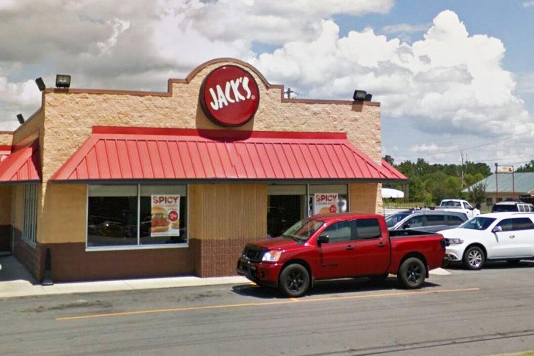 Man Sees a Dozen Soldiers Walk Into a Restaurant, So He Cuts in and Pays for All Their Meals