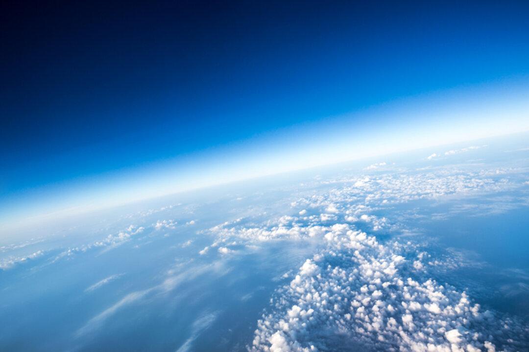 Largest-Ever Hole in Ozone Layer Above North Pole Closes After Being Discovered in 2020