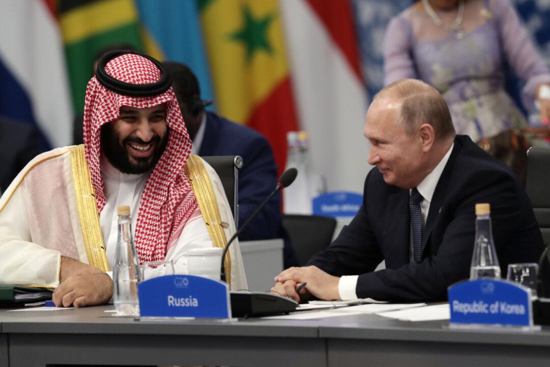 Putin Visits UAE, Saudi Arabia, Belying Western Claims of Moscow’s ‘Isolation’