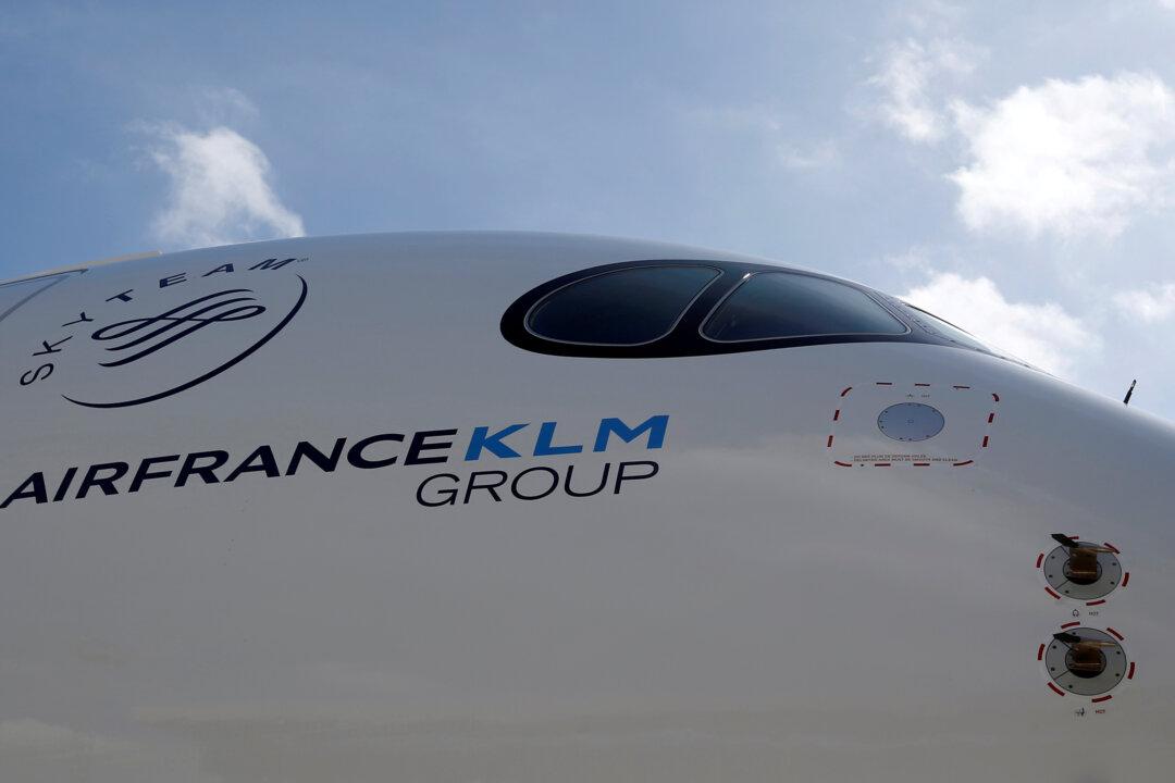 Air France Flight Turns Back to Osaka After Malfunction: Kyodo