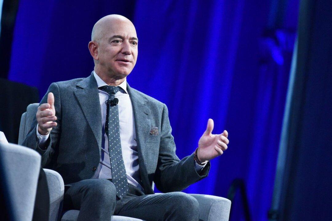 Bezos Bids Farewell as CEO and Addresses Criticism at Amazon Shareholder Meeting