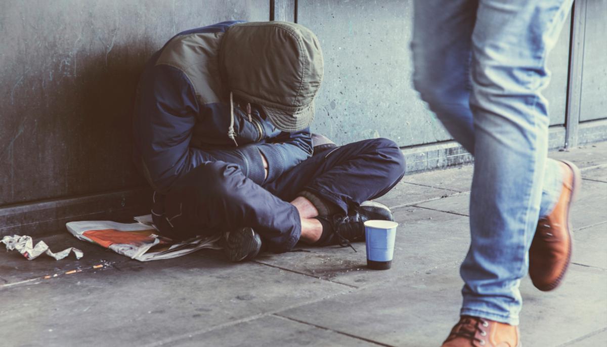 Grammy-winning Artist Lecrae and Non-Profit Install Sinks for Homeless Amid Pandemic