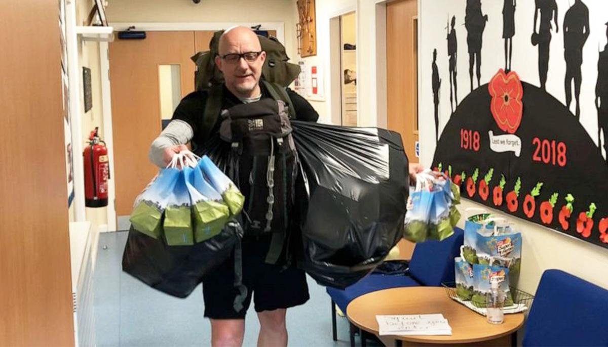 Teacher Walks Five Miles a Day Delivering Meals to 78 Students Amid CCP Virus Crisis