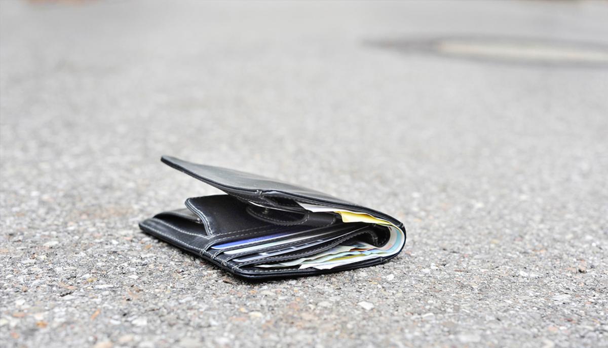 Homeless Man Returns Wallet With Over $500 Inside, Ends Up With a New Job and Home in Return