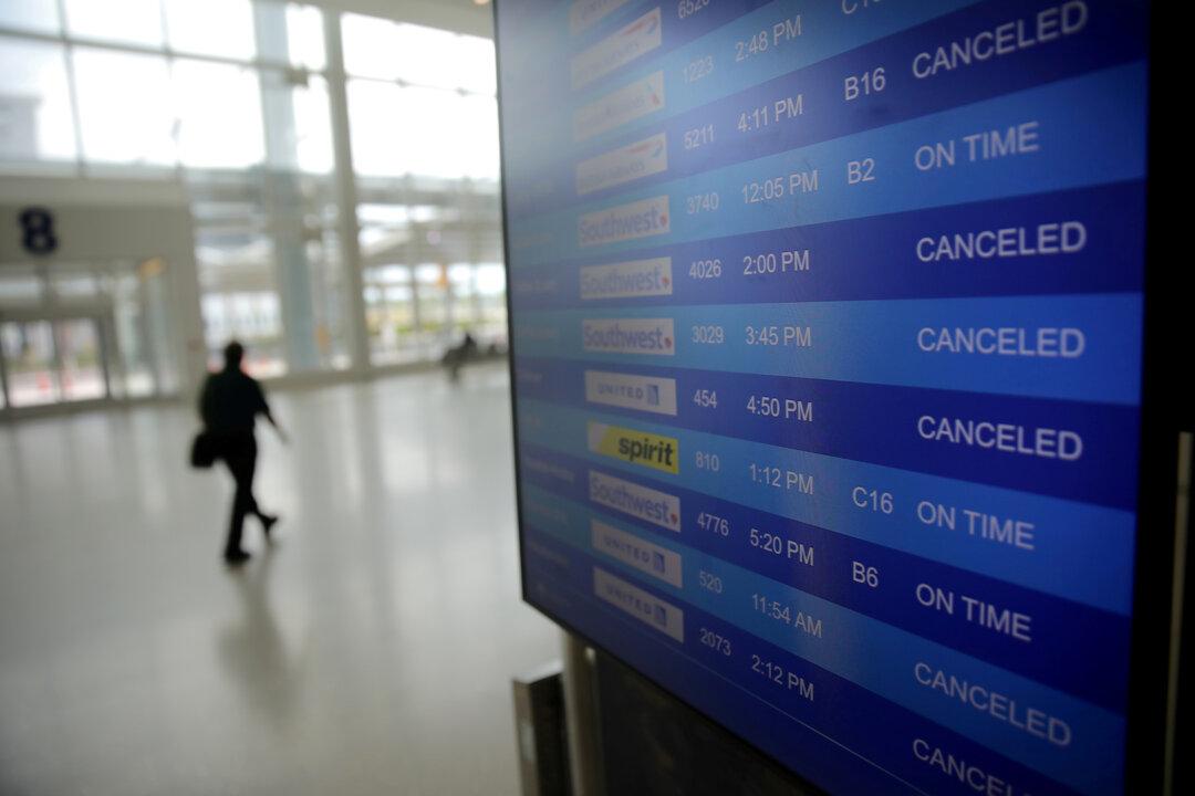 Refunds Row Escalates as Airlines Warn Millions of Jobs at Risk
