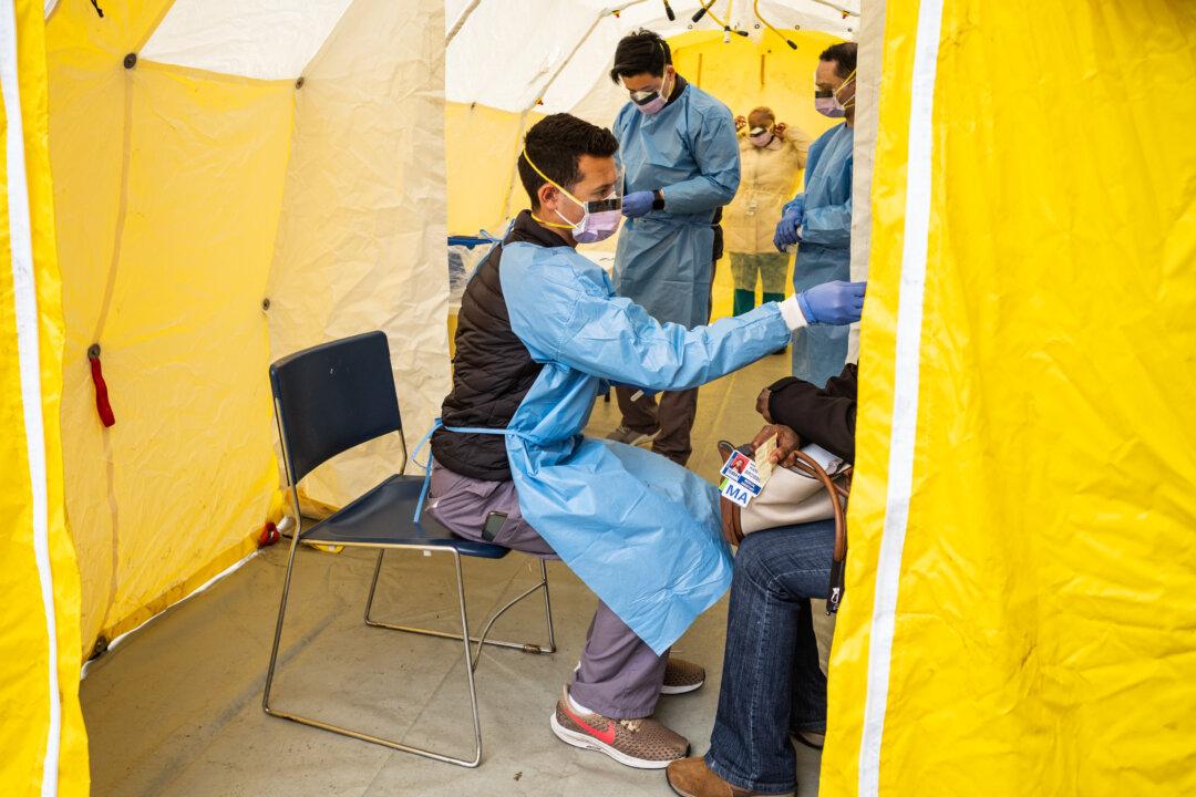 86-Year-Old Who Broke Social Distancing Space in ER and Grabbed IV Pole Died After Being Shoved, Police Say