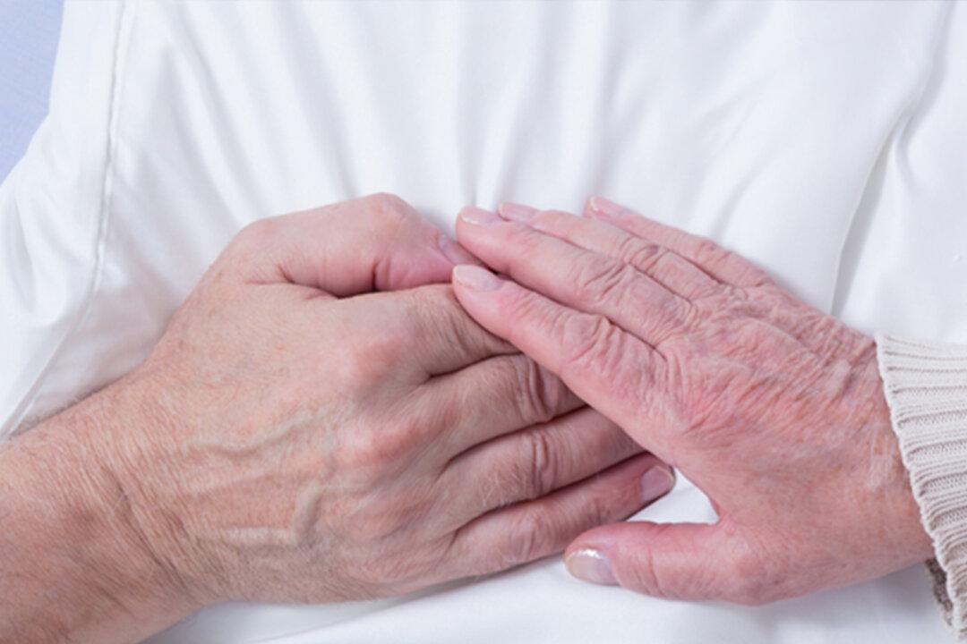 ‘Inseparable’ Couple Married for 51 Years Die 6 Minutes Apart, Losing Lives to COVID-19