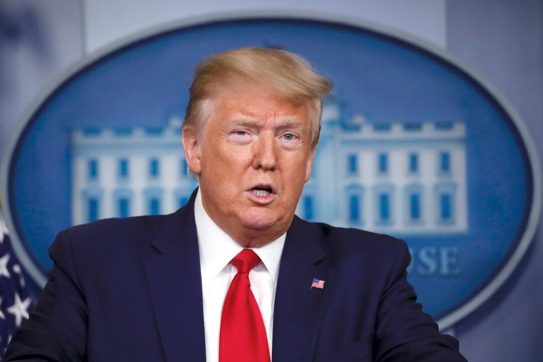 Trump Suspending Immigration Into US to Protect Public Health, Economy