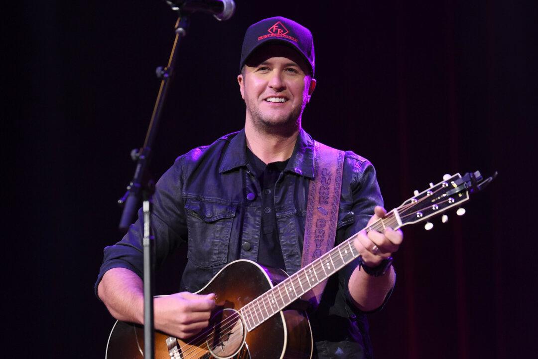 Country Singer Luke Bryan Reflects on Bringing Farm Tour to California After 16 Years