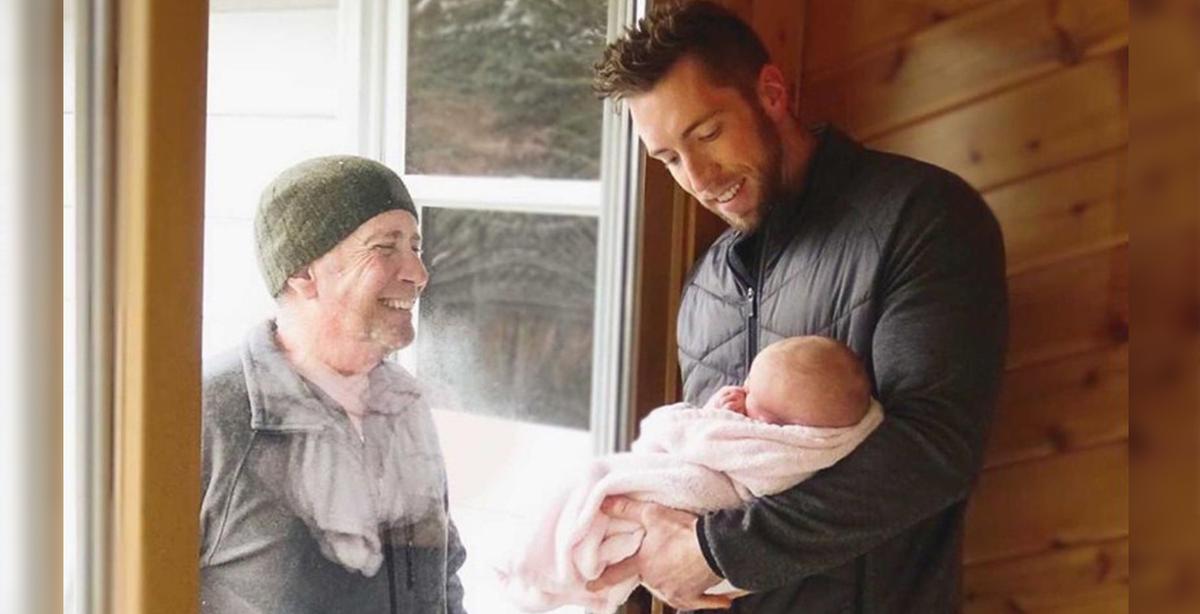 Grandpa Walks 4 Miles to See Newborn Granddaughter Through Glass Door Amid CCP Virus