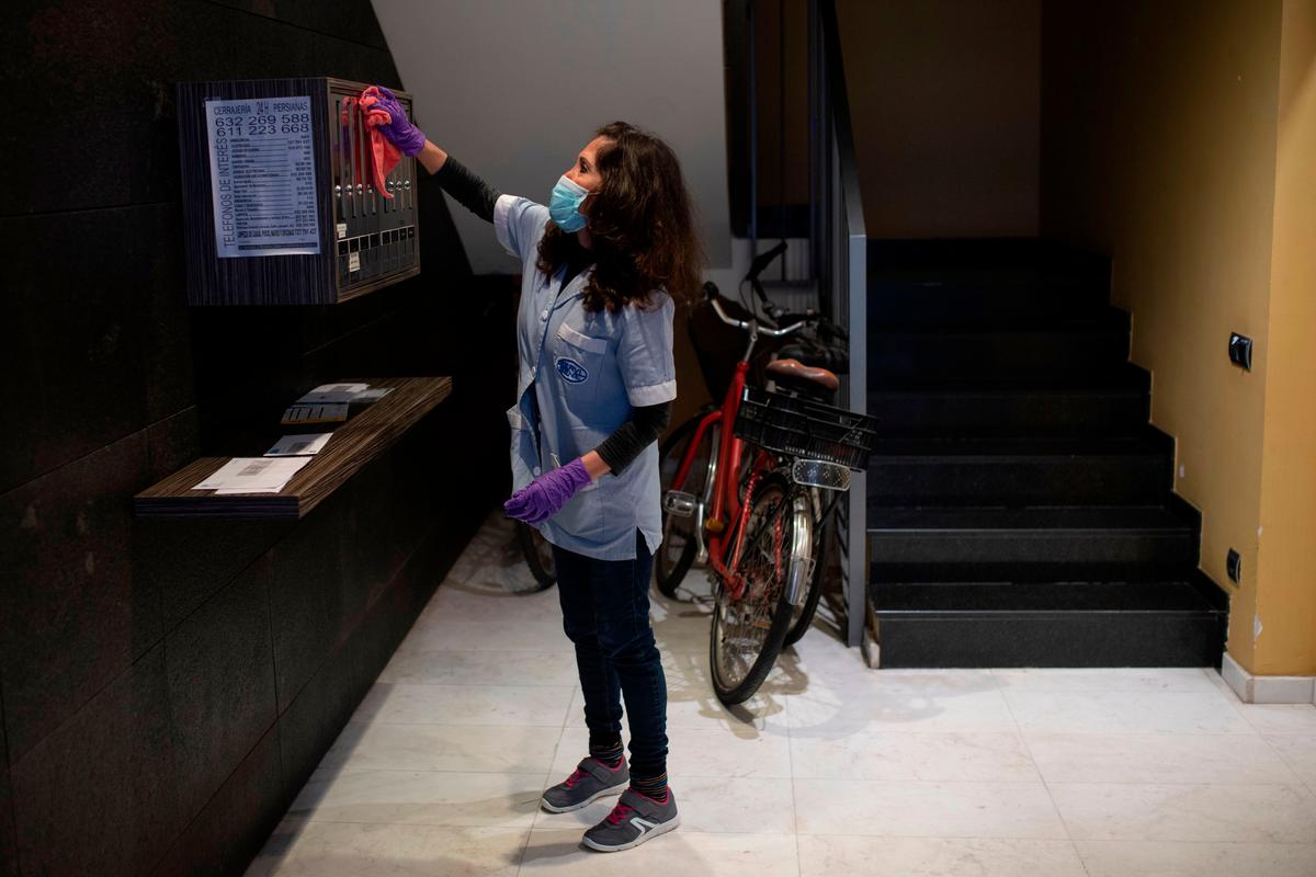 Spain’s Mortality Rate Reaches 10 Percent, New Virus Cases Remain Flat