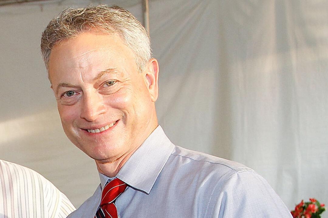 Gary Sinise Foundation Sets Up Rest Station for LAPD Officers Between Shifts Amidst Outbreak