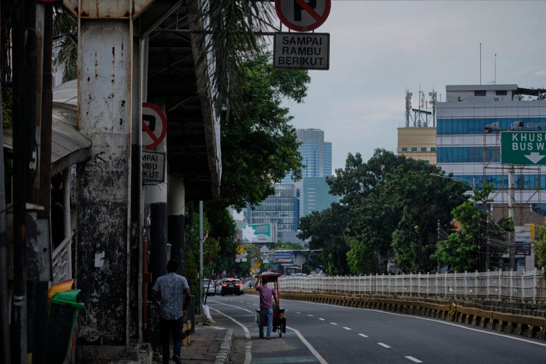 Indonesia Reports Biggest Jump in COVID-19 Deaths as Malaysia Trend Improves