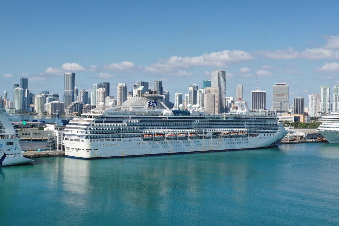 Cruises in US to Use Mandatory Testing to Resume Sailing