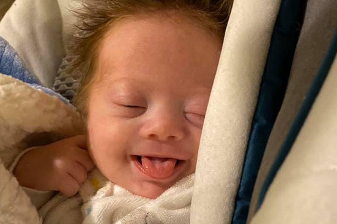 7-Year-Old Serenades Baby Brother With Down Syndrome With Justin Bieber Song ‘10,000 Hours’