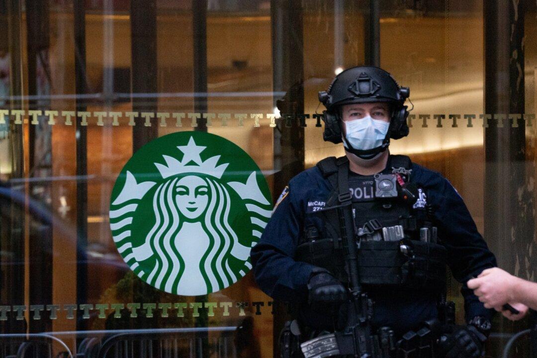 Cuomo Mandating New Yorkers Have Masks With Them When out in Public