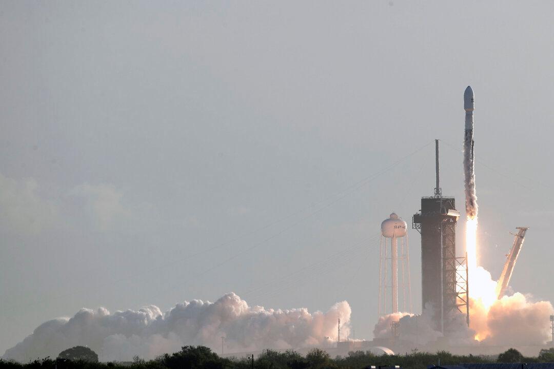 FCC Chairman Backs L-Band Spectrum for 5G After Decade of Pushback From Pentagon