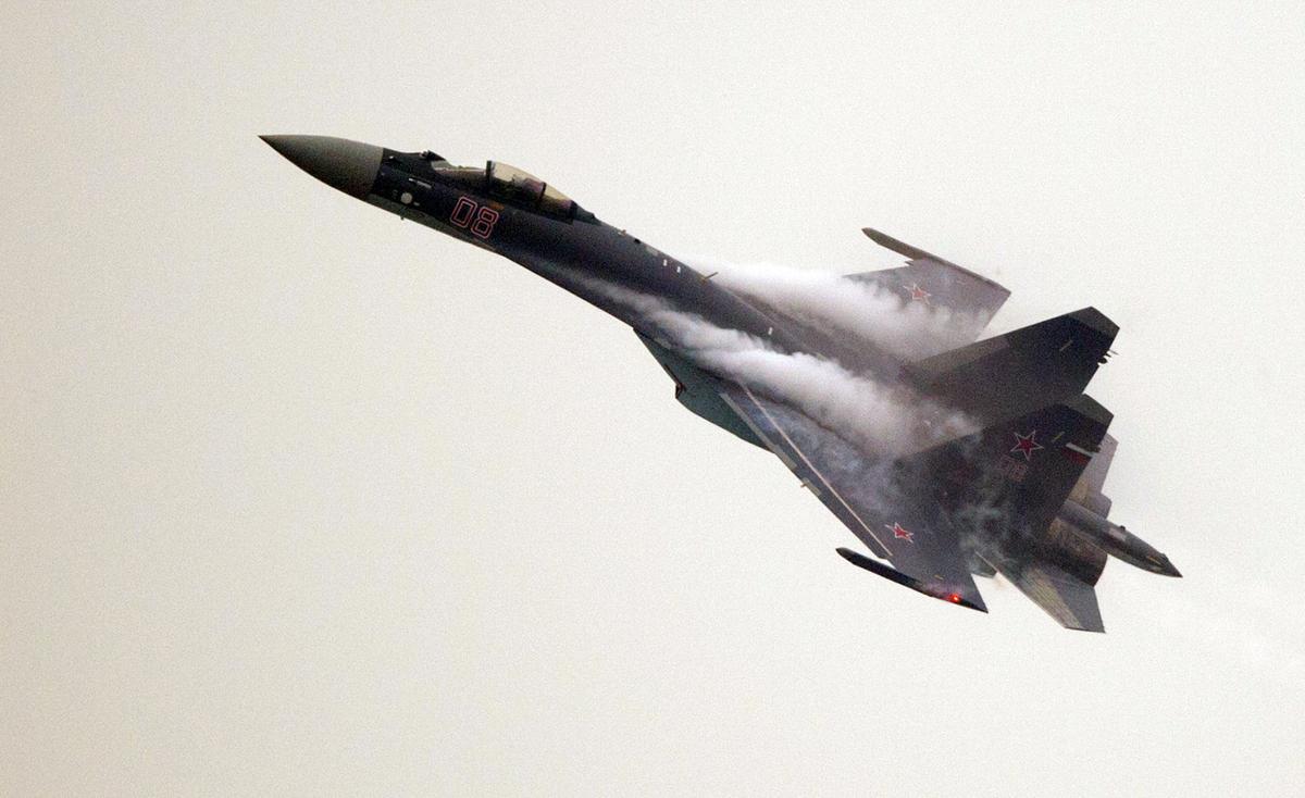 Upside-Down Russian Jet Buzzes US Navy Plane Over Mediterranean