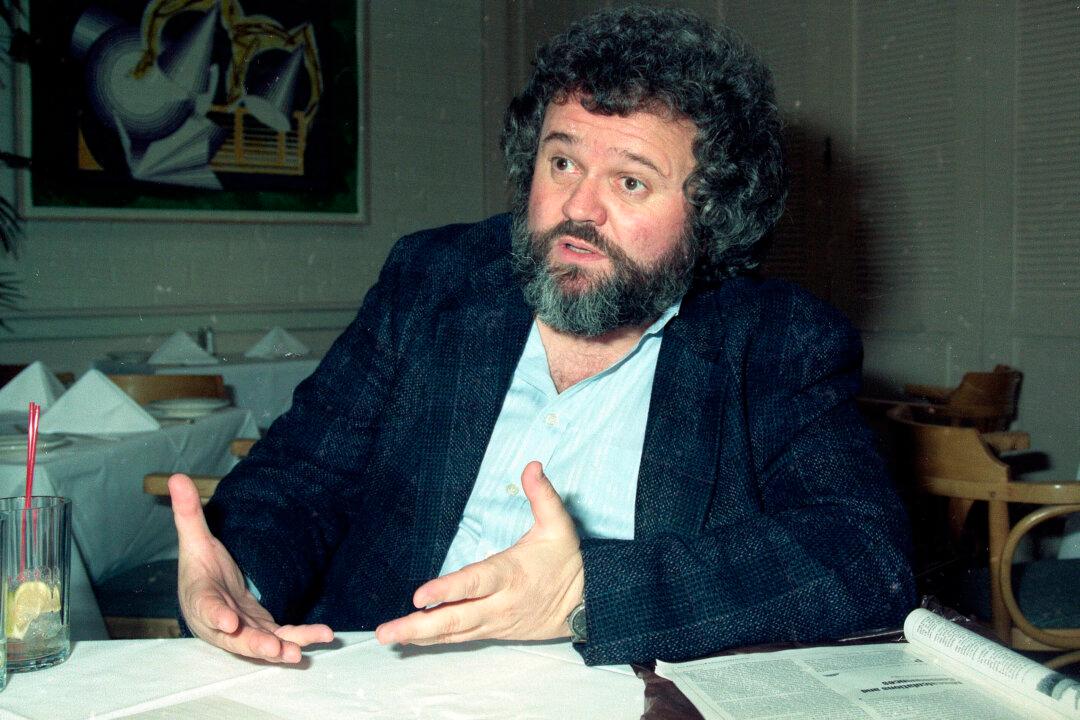 ‘E.T.,’ ‘Bugsy’ Cinematographer Allen Daviau Dies at 77