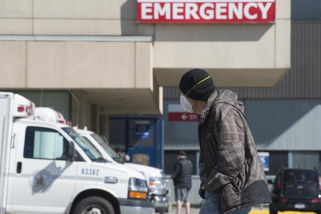 Ottawa-Area Hospitals Reinstate Mask Mandates