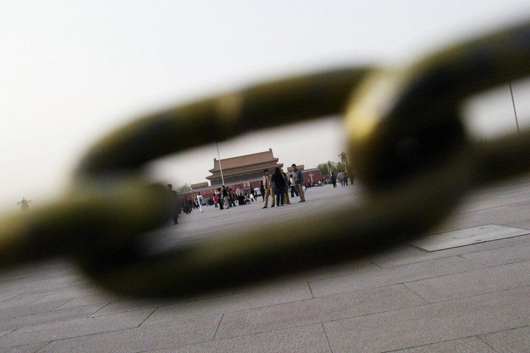 How a Foreign Journalist Learned to Avoid Surveillance in China